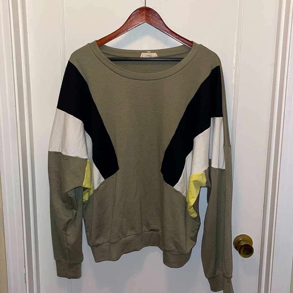 [kyemi] Oversized Dolman Sleeve Colorblock Sweatshirt
